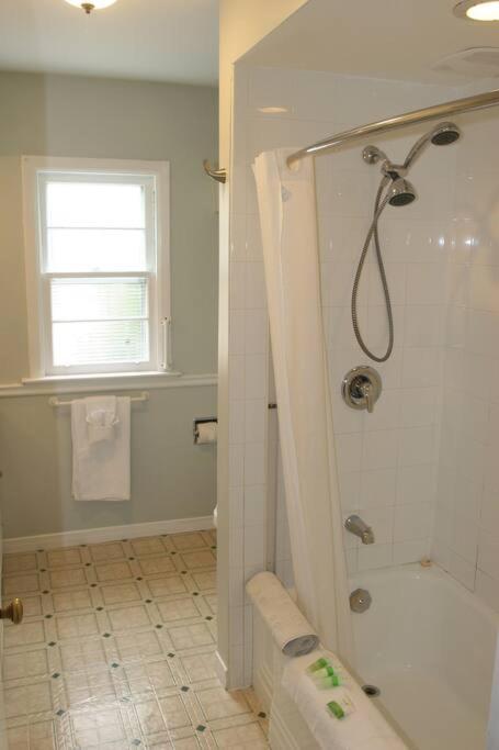 Niagara Riverview Closest To Falls, Free Breakfast Delivered Daily Exterior foto